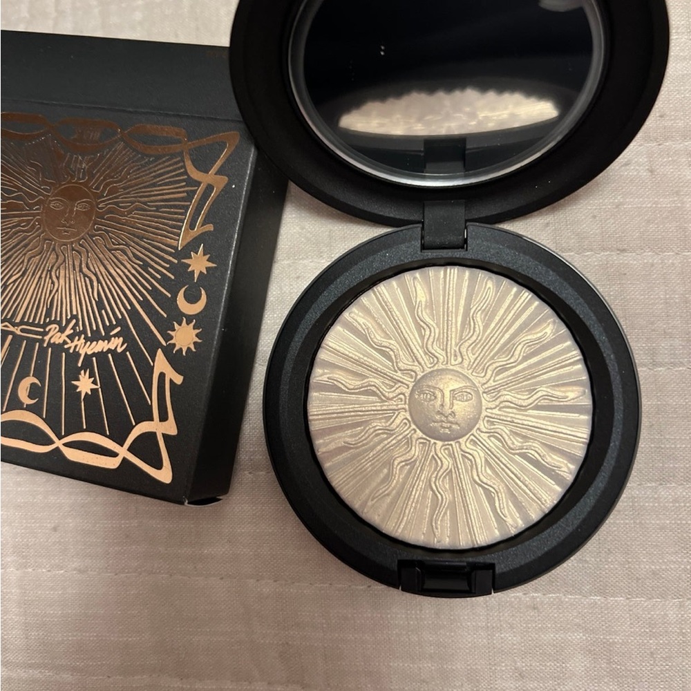 MAC Cosmetics Sky’s The Limit Skinfinish